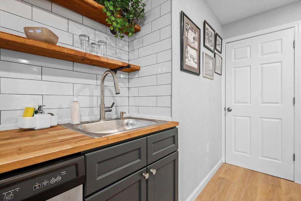 Trendy & Hip South Side Studio Walk To Downtown Pittsburgh Exterior foto